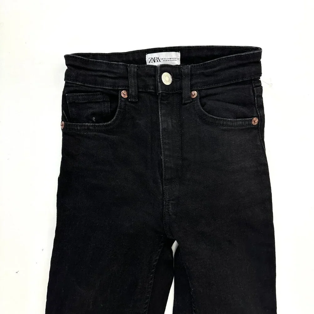 Zara Bootcut Crop Raw Hem Women's size 00 Black Denim‎ Jeans